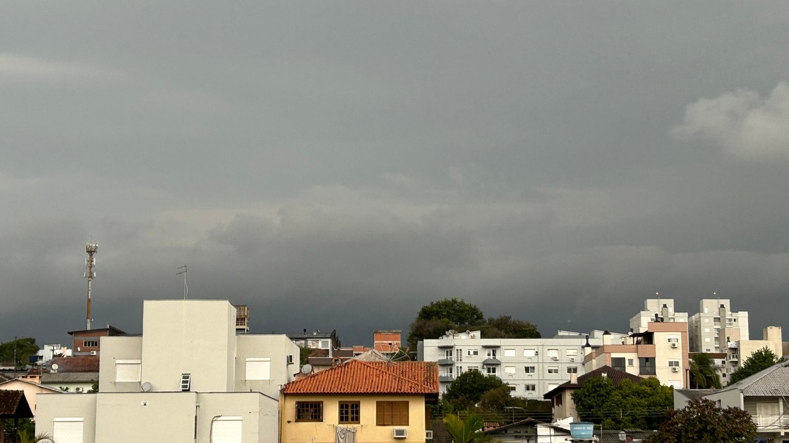 Frente fria deixará o tempo instável no RS 5 Frente fria deixará o tempo instável no RS