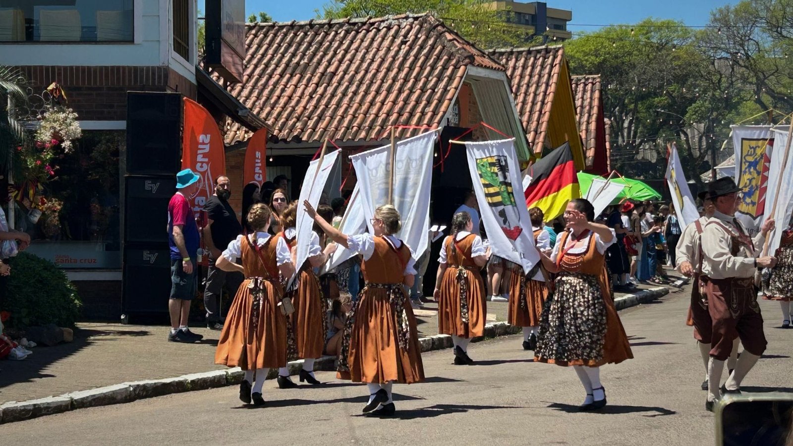 Oktoberfest de Santa Cruz do Sul: Meia-entrada passa a ser oferecida também no setor VIP após denúncia