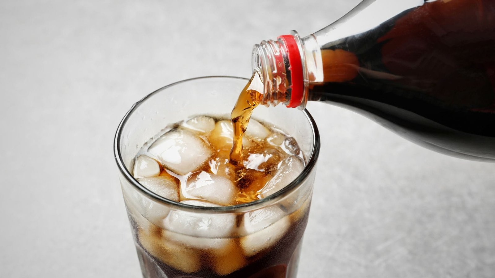 Coca-Cola com açúcar de cana é melhor para a saúde? 9 Coca-Cola com açúcar de cana é melhor para a saúde?