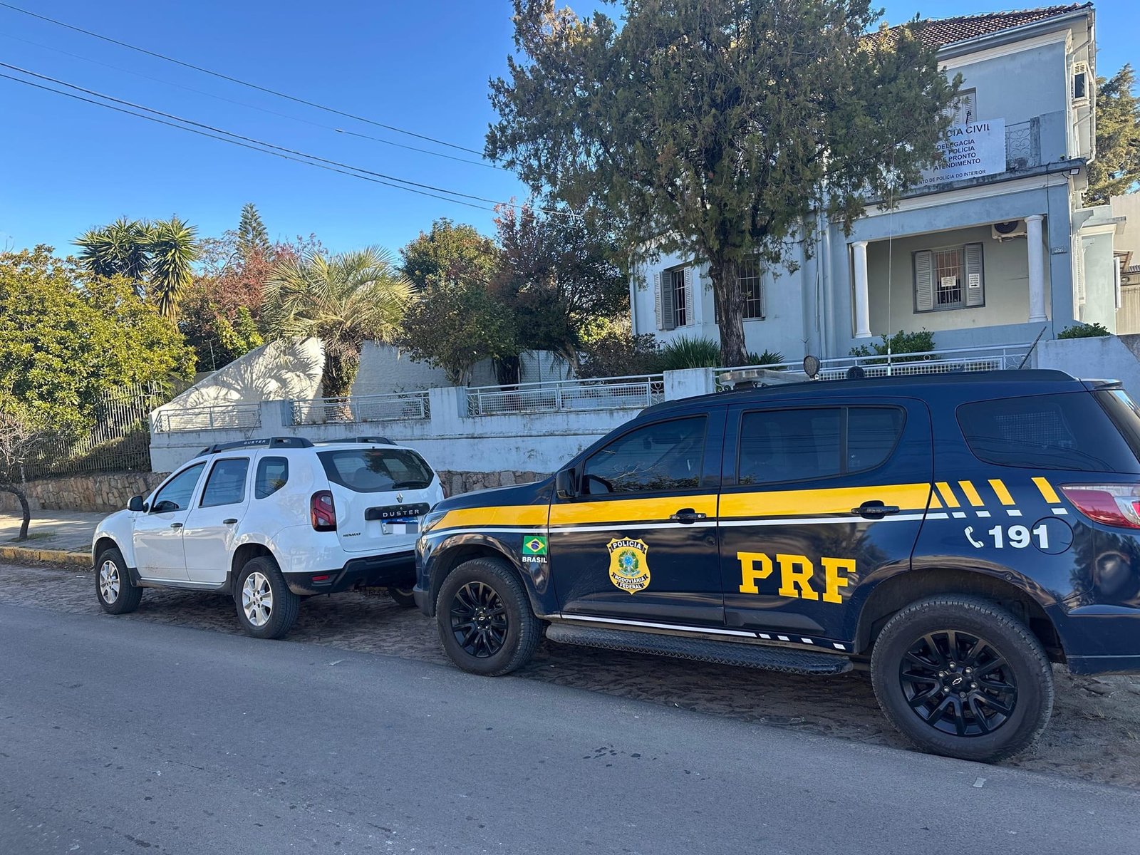 PRF detém homem em surto na BR-293, em Bagé