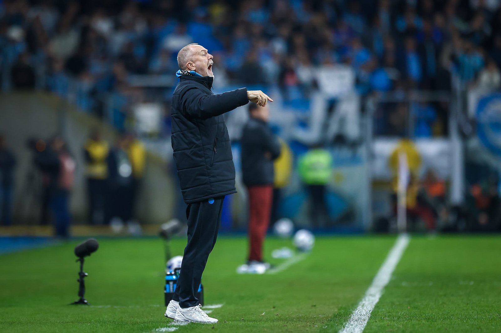 Grêmio perde para o Sport Recife e vice garante permanência de Mano Menezes