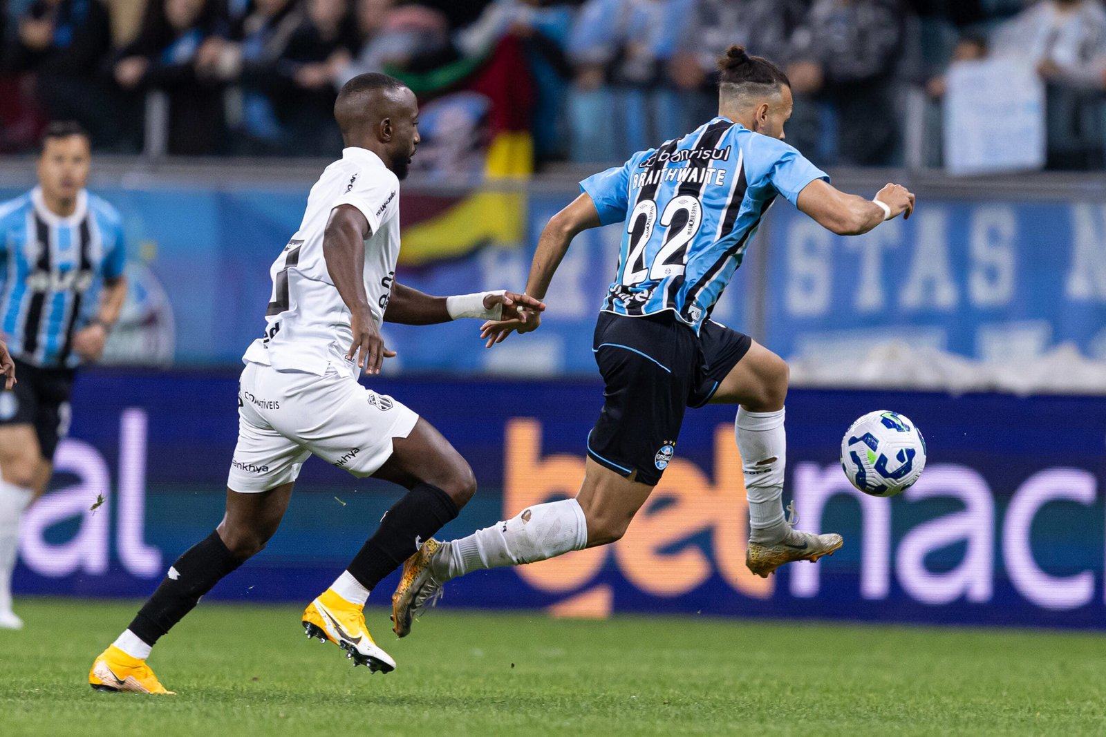 Grêmio frustra a torcida, mas Mano destaca a atuação contra o Ceará
