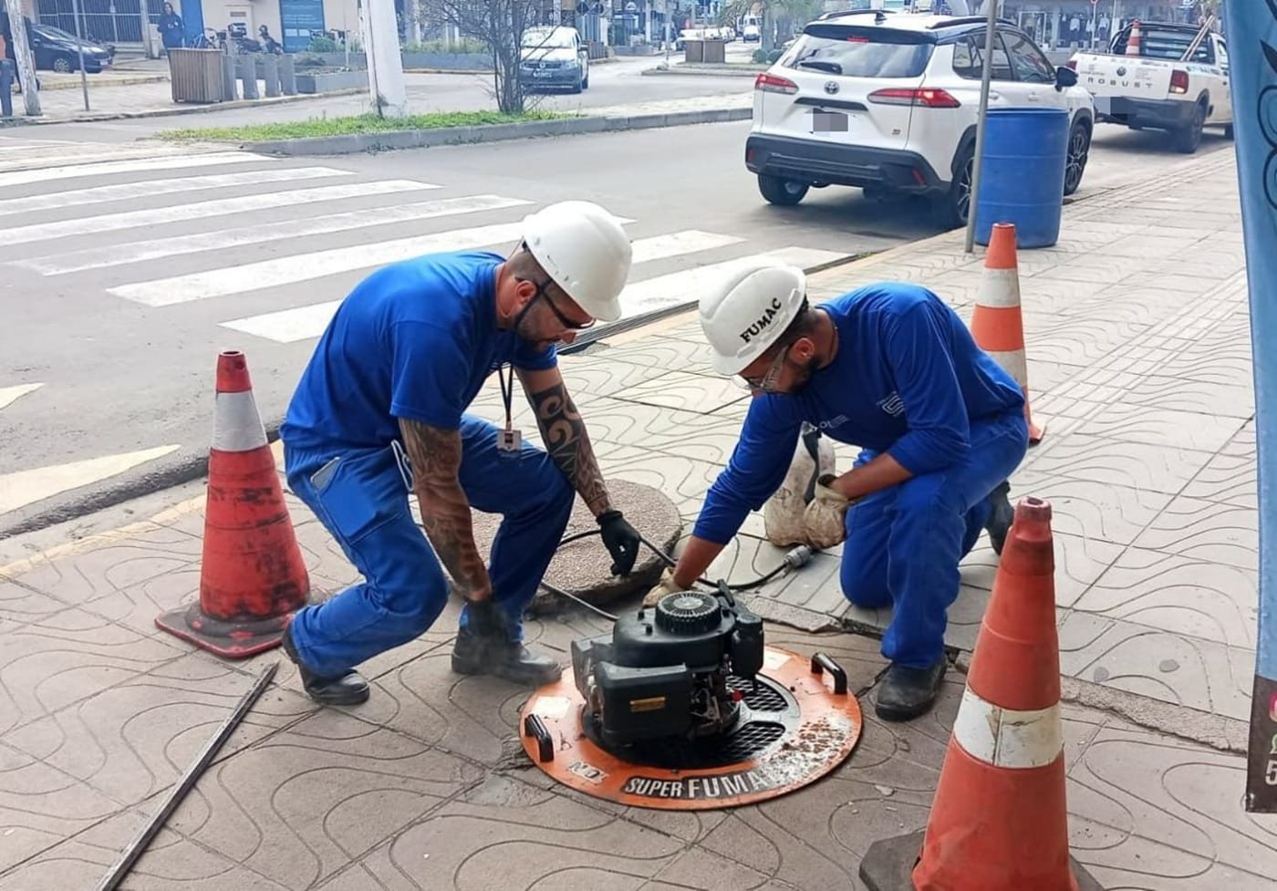 Corsan inspeciona ligações irregulares em redes de esgoto em Torres