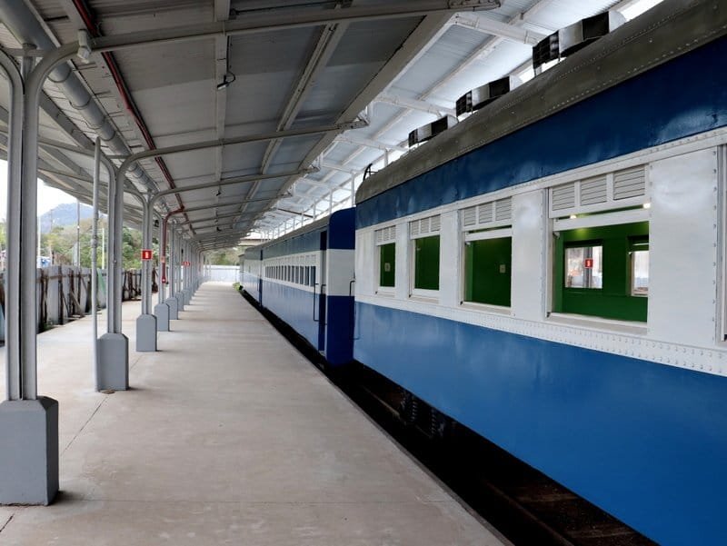 Em Santa Maria, vagões e locomotiva da Gare recebem pintura 2 vagoes santa maria