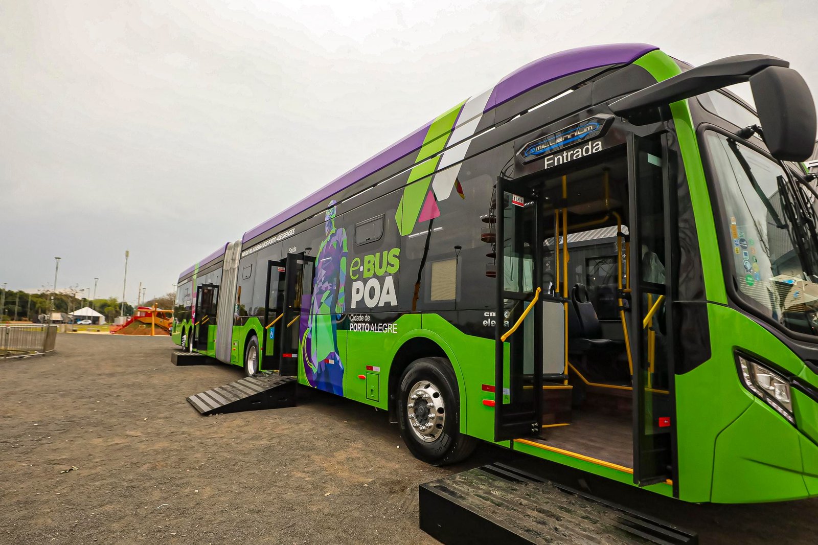 Prefeitura de Porto Alegre anuncia a compra de 100 ônibus elétricos