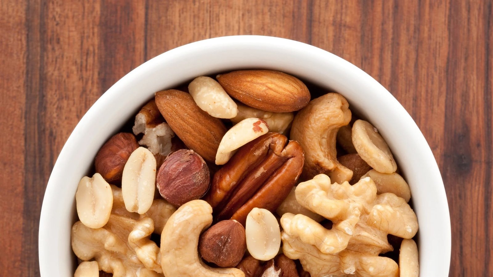 Castanhas, nozes e amêndoas trazem benefícios, mas pedem moderação