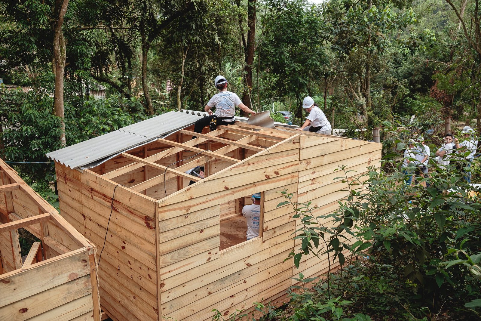 Projeto realiza construção de casas em aldeia indígena em Porto Alegre