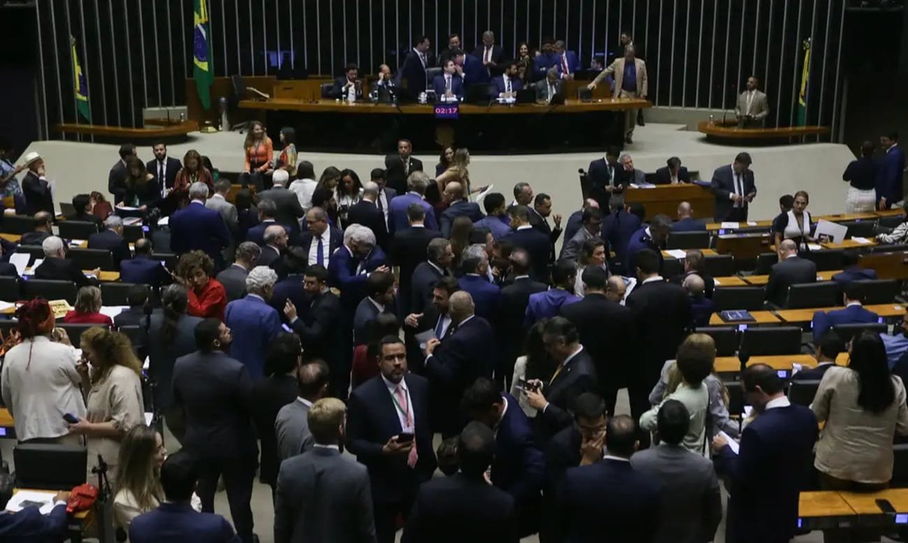 Câmara dos Deputados aprova isenção do Imposto de Renda para quem ganha até R$ 5 mil