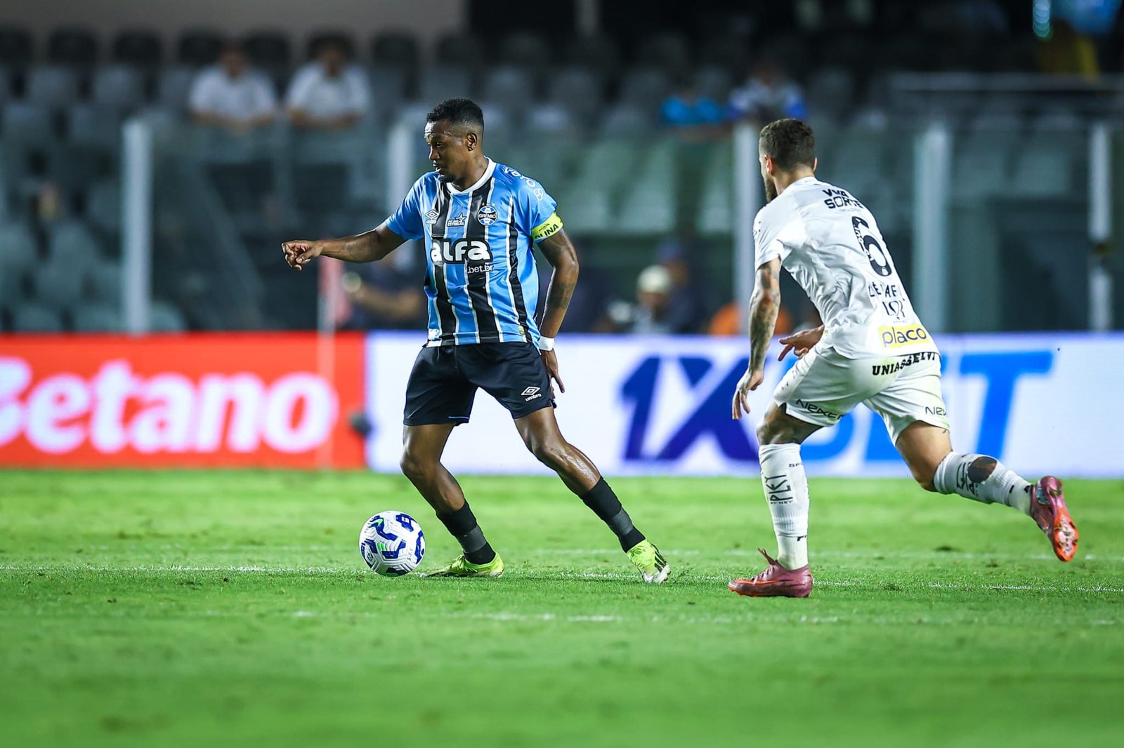 "Nossa equipe está mais madura", diz Mano Menezes após o Grêmio empatar com o Santos 9 “Nossa equipe está mais madura”, diz Mano Menezes após o Grêmio empatar com o Santos