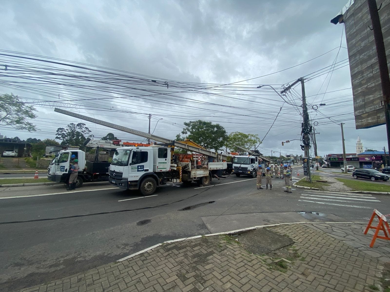 Ciclone extratropical deixa mais 200 mil pontos sem luz no RS