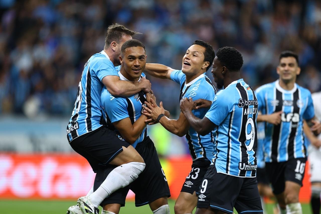 “Os jogadores estão de parabéns”, ressalta técnico do Grêmio após vencer o Vasco