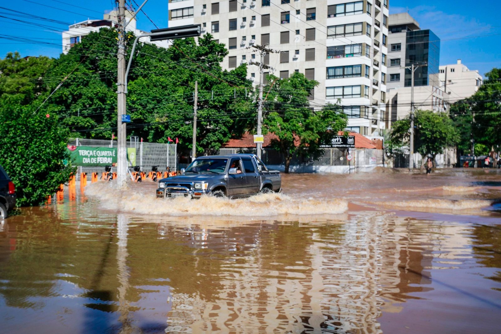 Alagamentos nas Estradas: Regras que todo motorista precisa saber para não arriscar a vida 8 Alagamentos nas Estradas: Regras que todo motorista precisa saber para não arriscar a vida