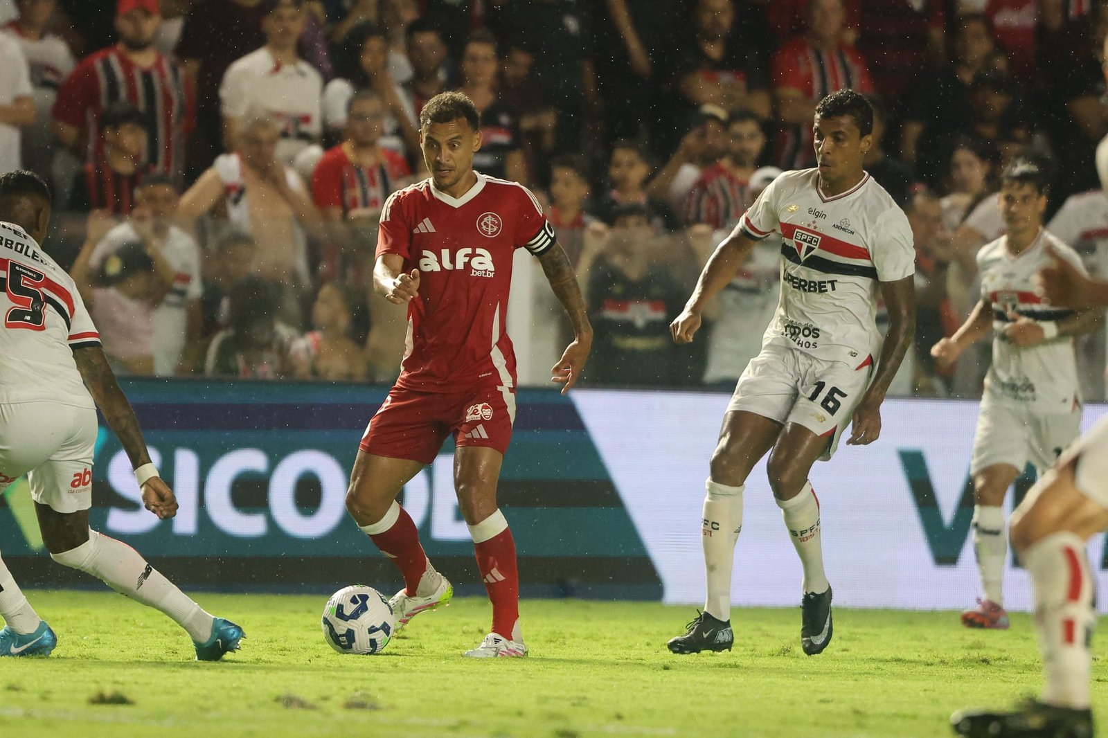 "Jogar pela honra", diz Abel Braga após o Inter perder para o São Paulo 9 “Jogar pela honra”, diz Abel Braga após o Inter perder para o São Paulo