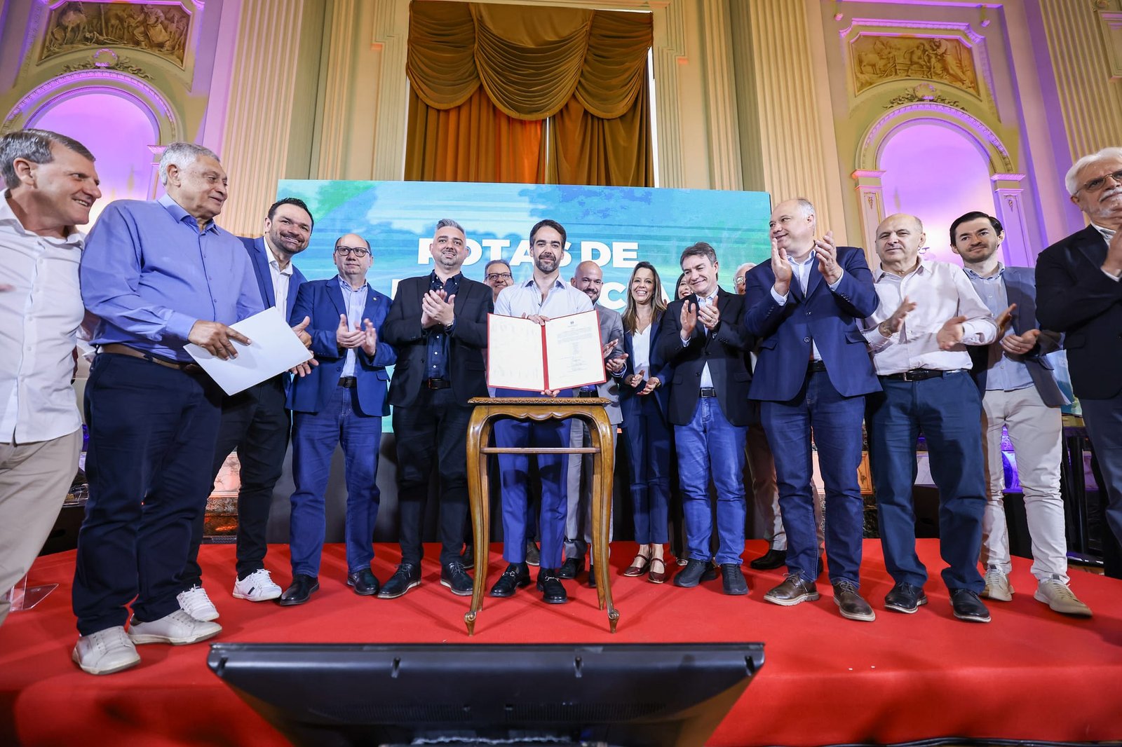 Focado nos pedágios, Eduardo Leite anuncia R$ 250 milhões para obras de melhorias em estradas gaúchas