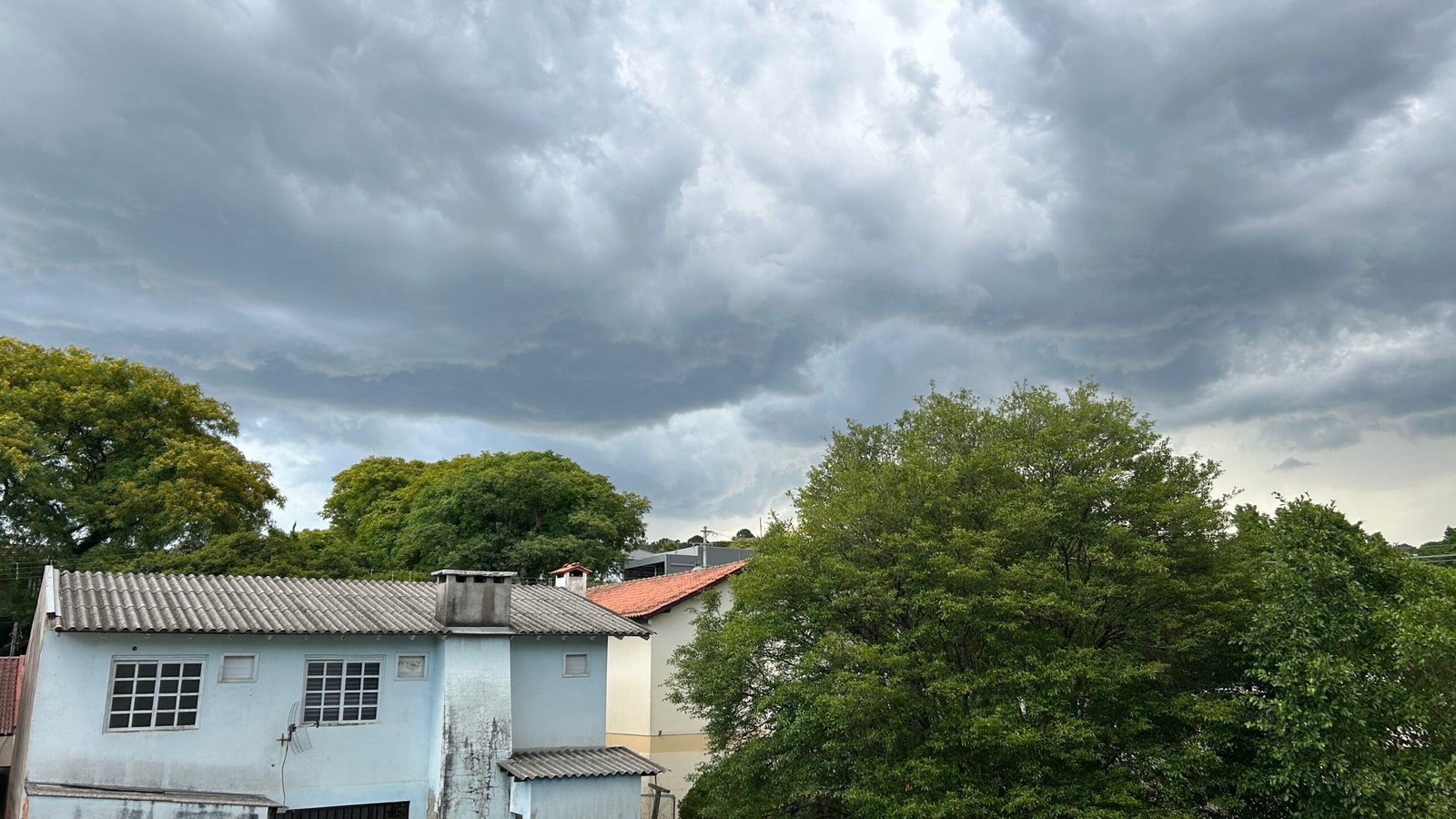 Defesa Civil emite alerta de temporal e granizo na Região Sul do RS