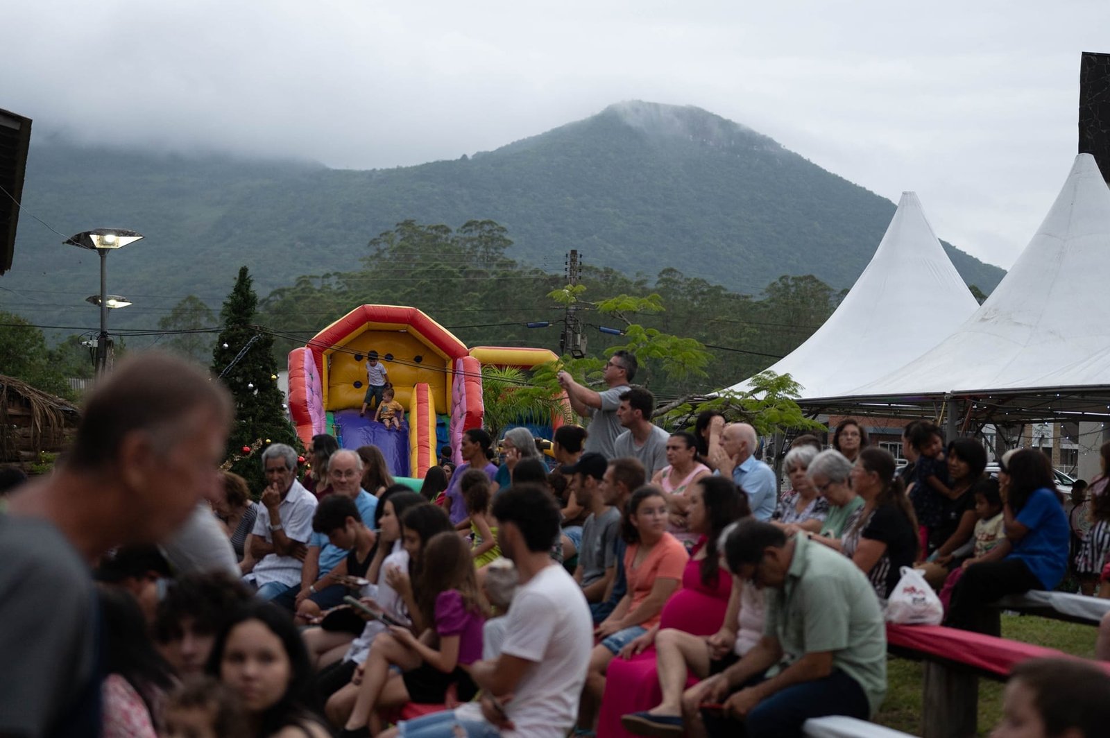 Natal na Praça de Maquiné oferece programação cultural gratuita 