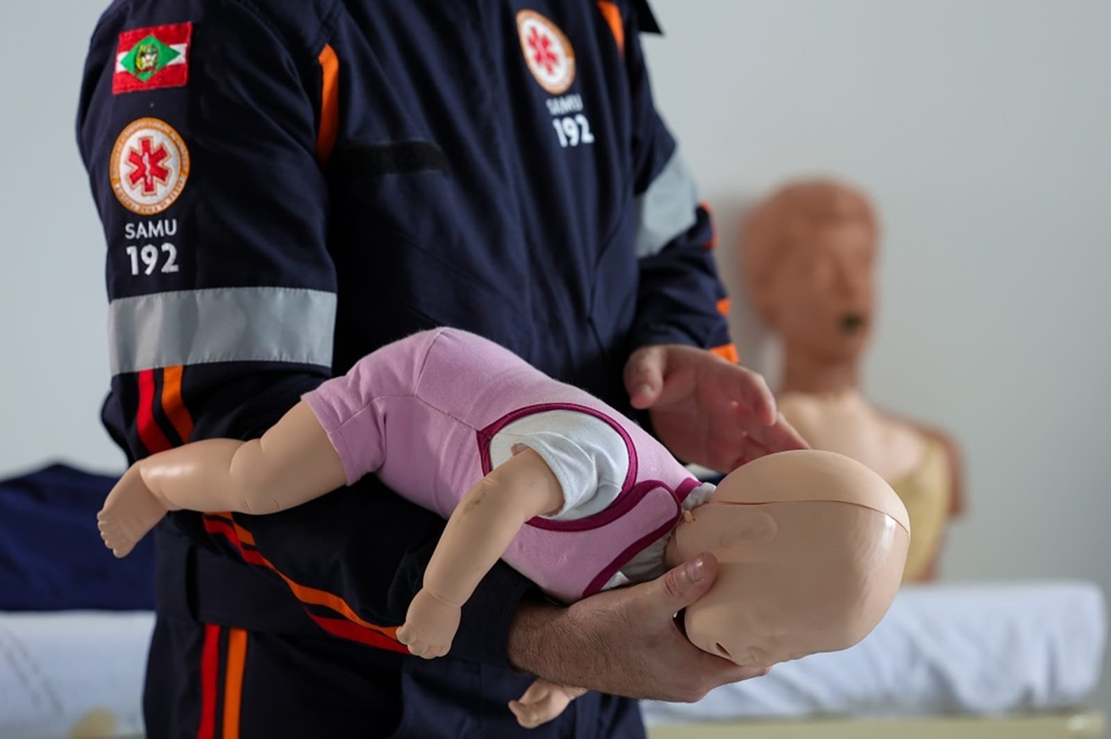 Sociedade de Pediatria do RS reforça novas orientações internacionais sobre engasgos com crianças