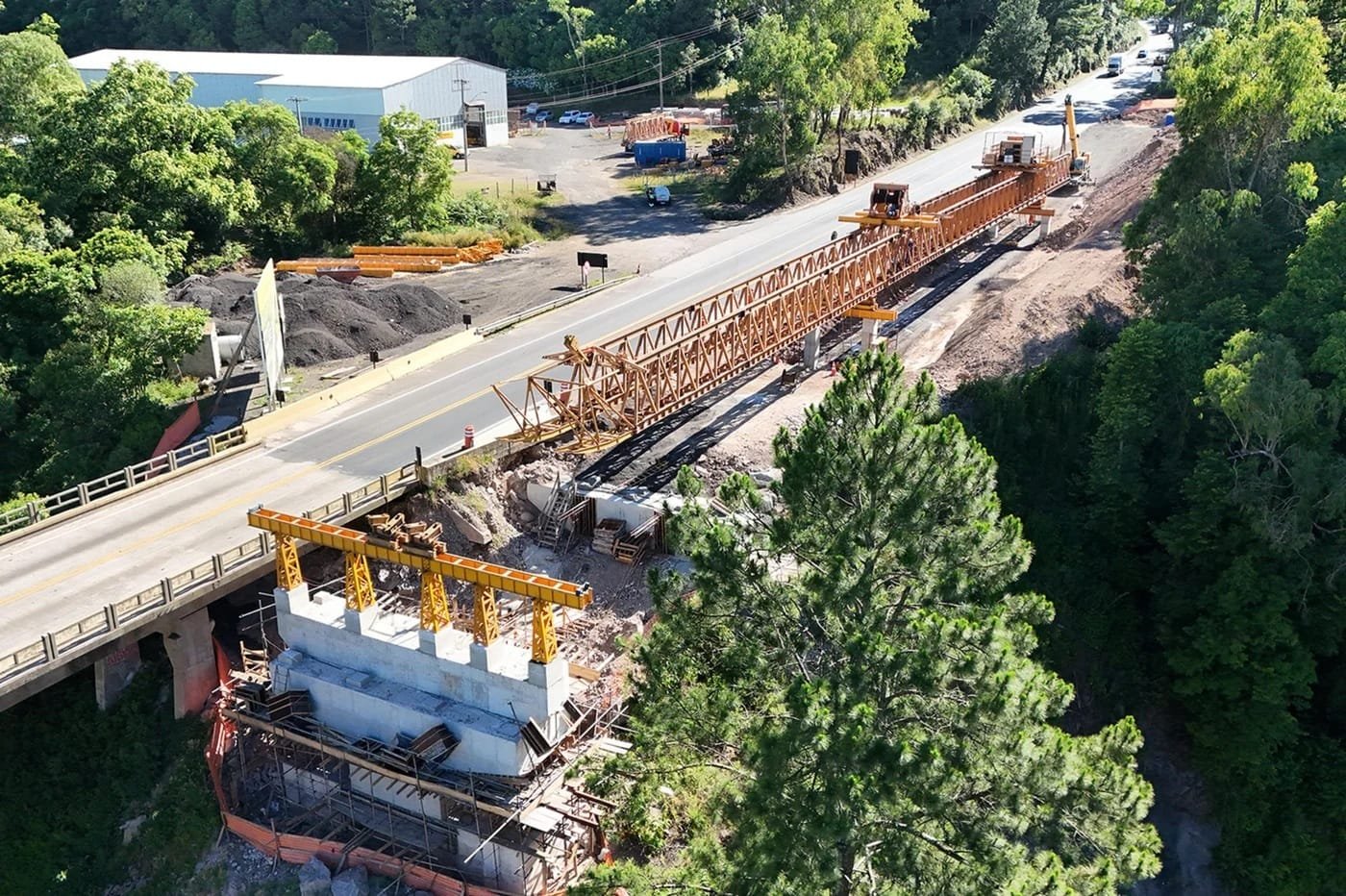 Obra provoca bloqueios na ERS-122, em Caxias do Sul