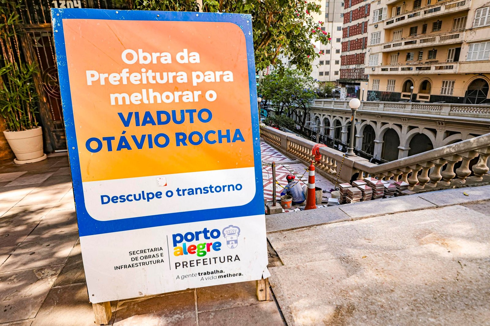 MPRS pede explicações à Prefeitura de Porto Alegre sobre manutenção de tapumes no Viaduto Otávio Rocha