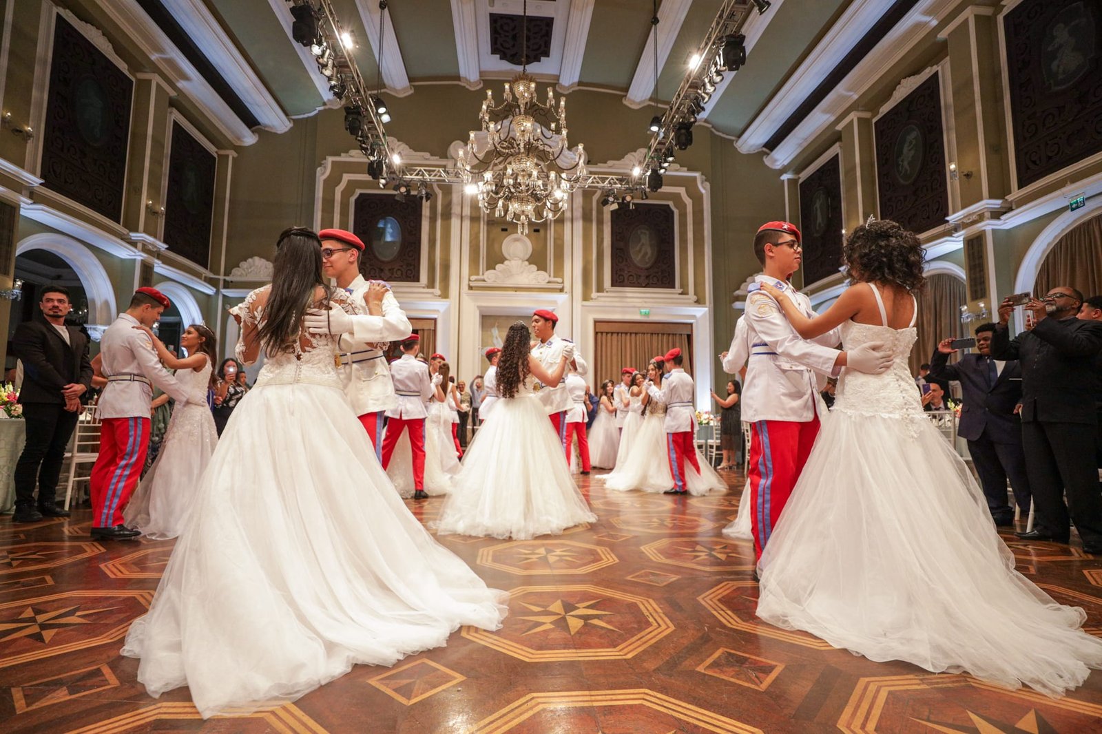 Debutantes: Abertas as inscrições para o Debut Solidário em Porto Alegre