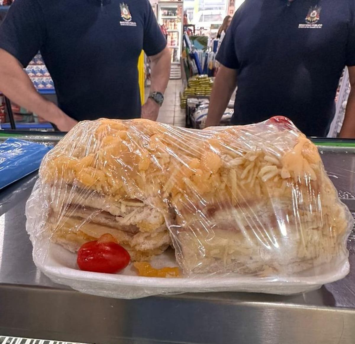 Fiscalização apreende mais de 3 toneladas de alimentos impróprios em Arroio do Sal