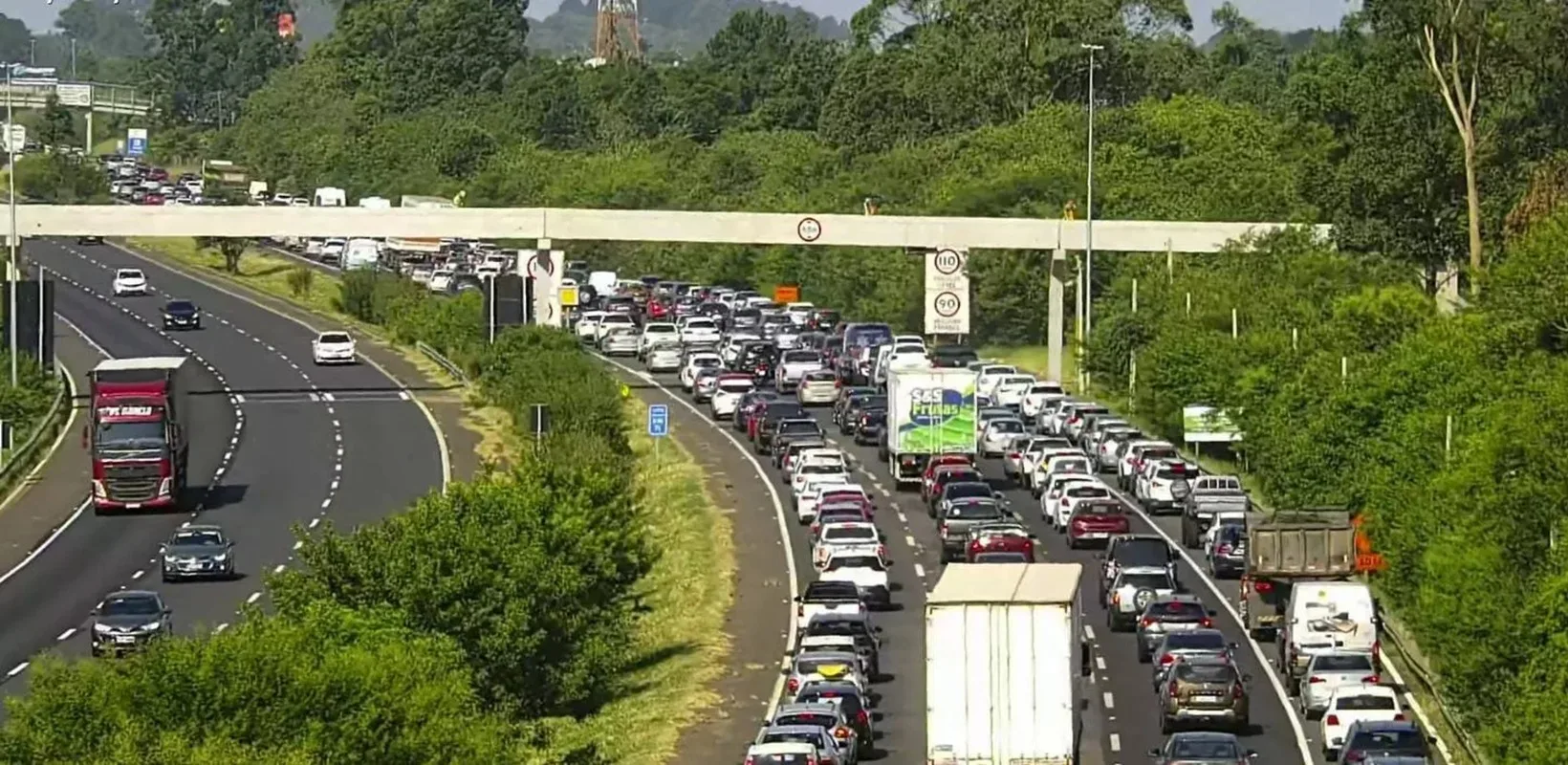 FreeWay e BR-386 devem receber 800 mil veículos; ViaSul alerta para pontos de lentidão 1 freeway transito