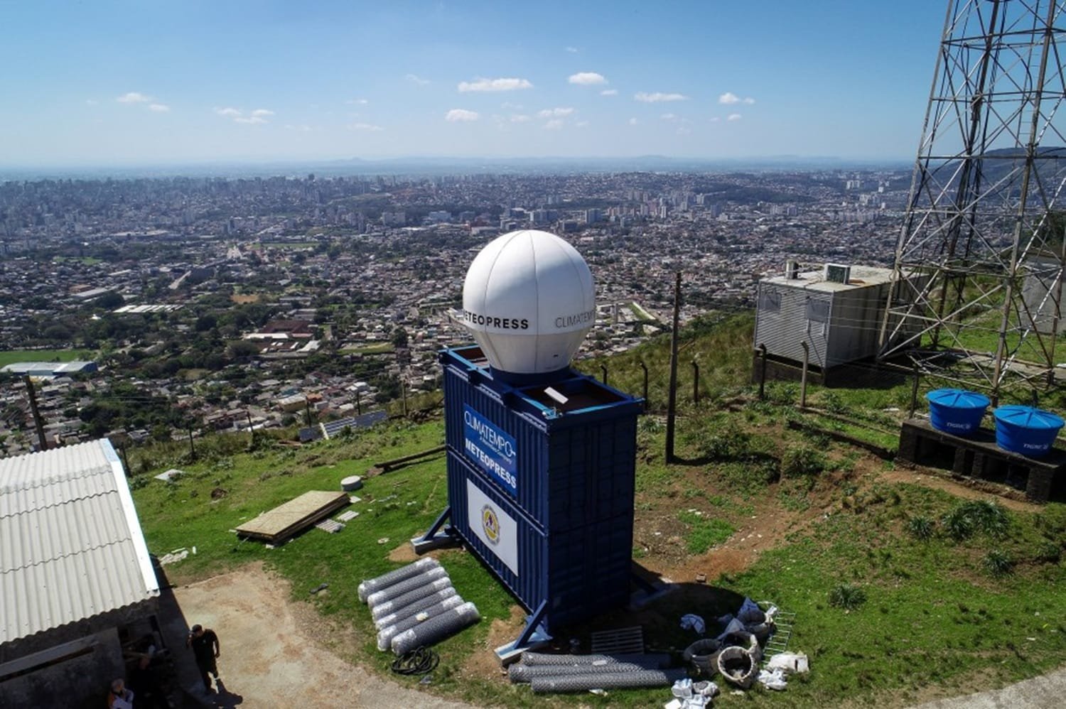 Governador do RS assina contrato de compra de mais 3 radares meteorológicos