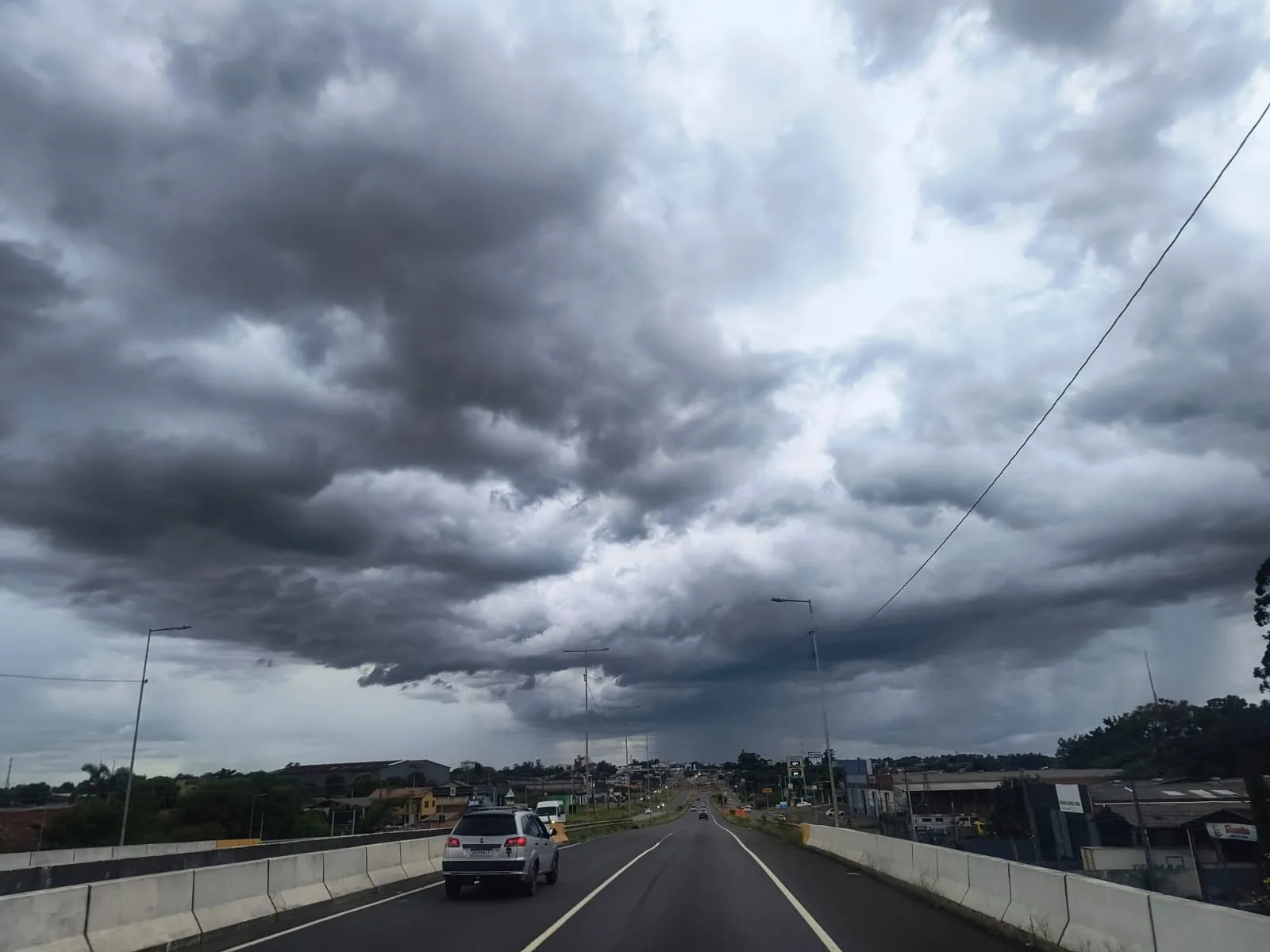 Chuva volumosa e temporais: Inmet emite alerta vermelho para áreas do RS 4 Chuva volumosa e temporais: Inmet emite alerta vermelho para áreas do RS