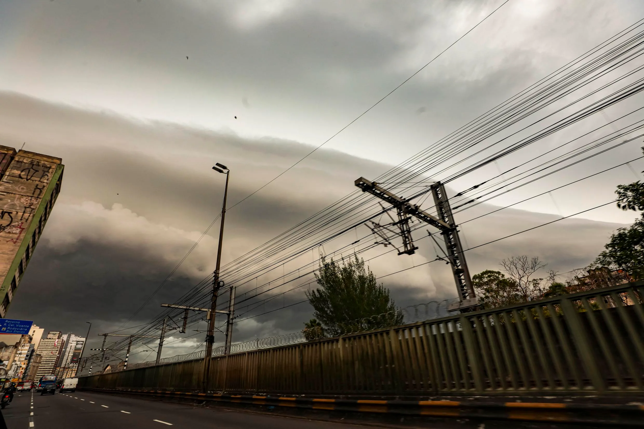 Defesa Civil emite alerta vermelho para tempo severo na região de Porto Alegre 2 Defesa Civil emite alerta vermelho para tempo severo na região de Porto Alegre