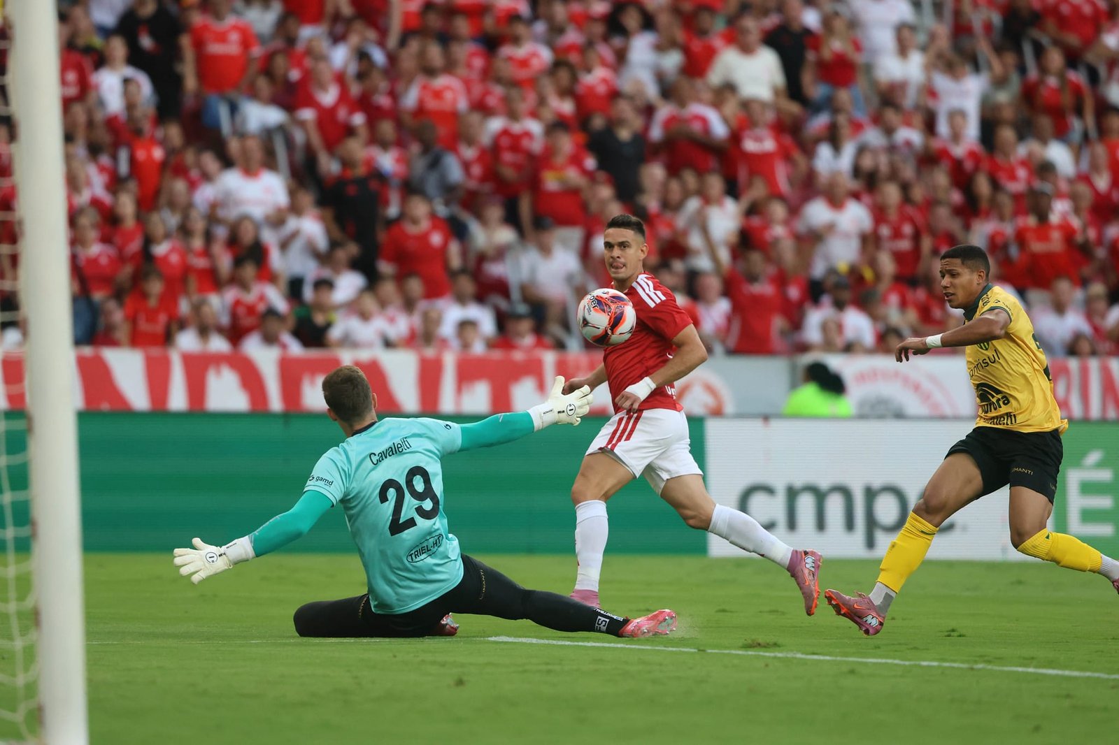 Inter goleia o Ypiranga e Pezzolano vê o Grêmio como favorito 2 Inter goleia o Ypiranga e Pezzolano vê o Grêmio como favorito