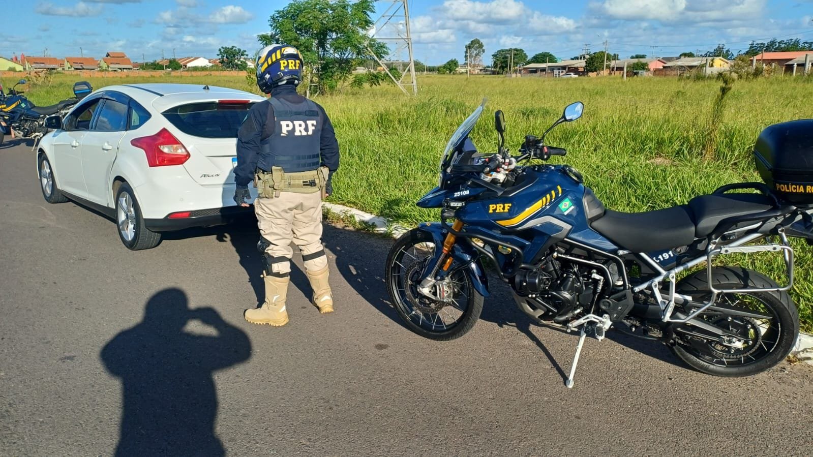 Polícia Rodoviária Federal  prende motorista alcoolizado na BR-101, em Osório