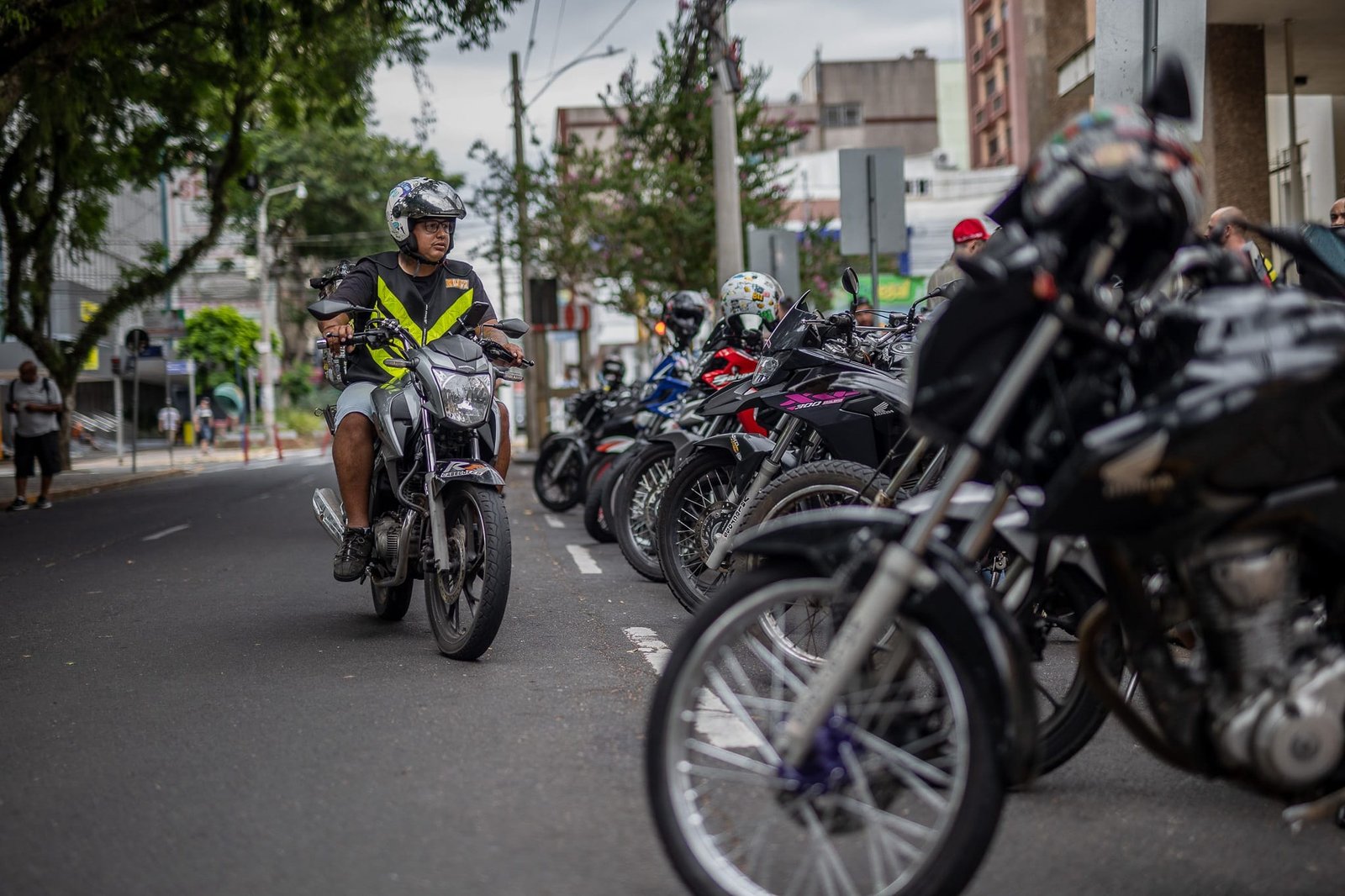 Prefeitura de Canoas prorroga prazo de inscrições para a doação de coletes refletivos a motoboys 