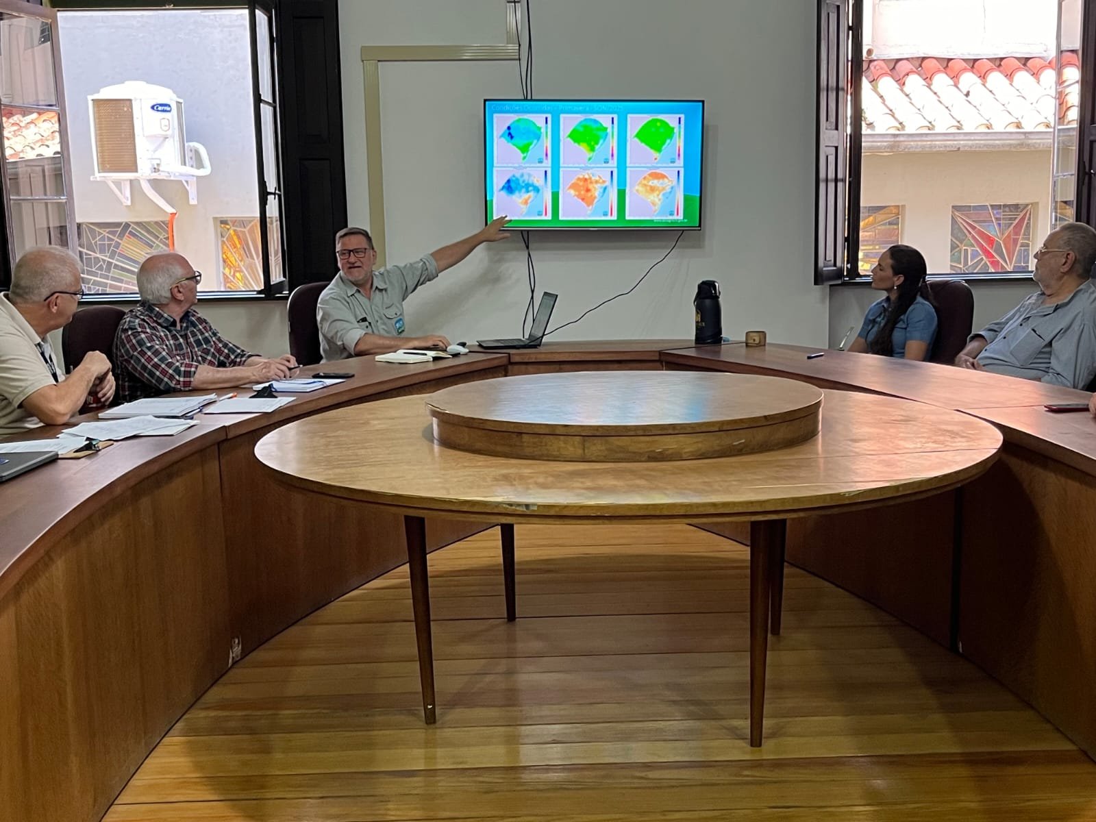 Reunião debate situação da estiagem em Bagé 2 Reunião debate situação da estiagem em Bagé