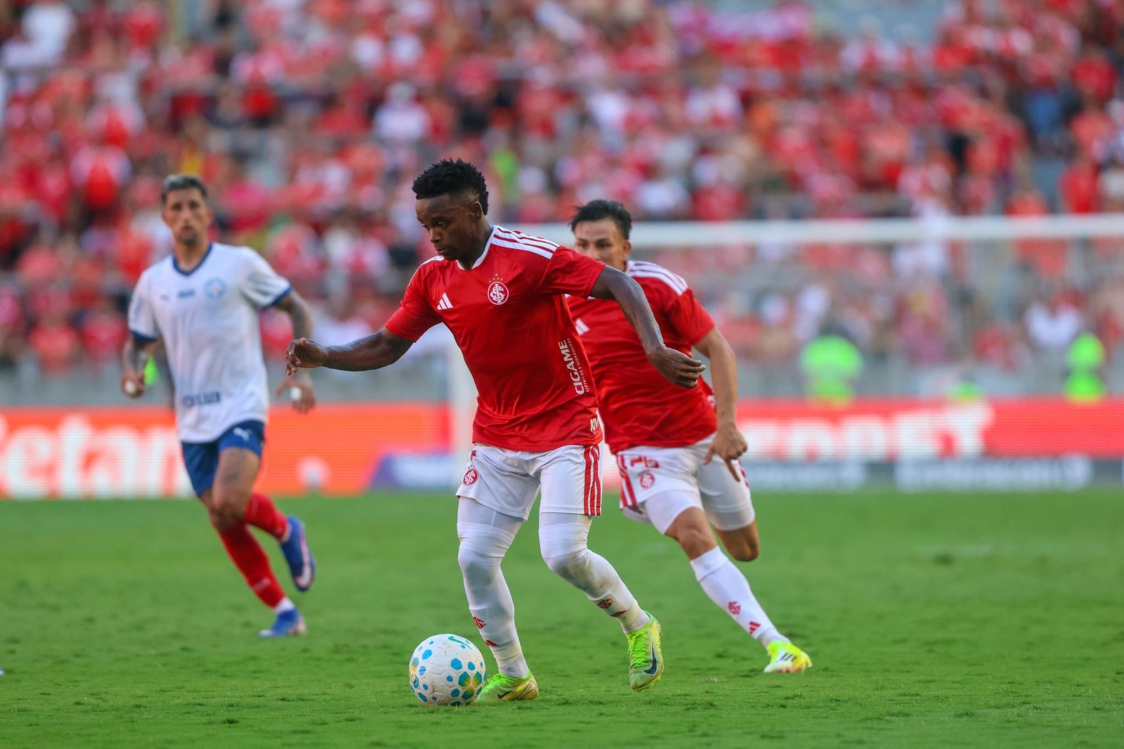 Inter perde para o Bahia e Mercado pede mais união do grupo colorado 2 Inter perde para o Bahia e Mercado pede mais união do grupo colorado