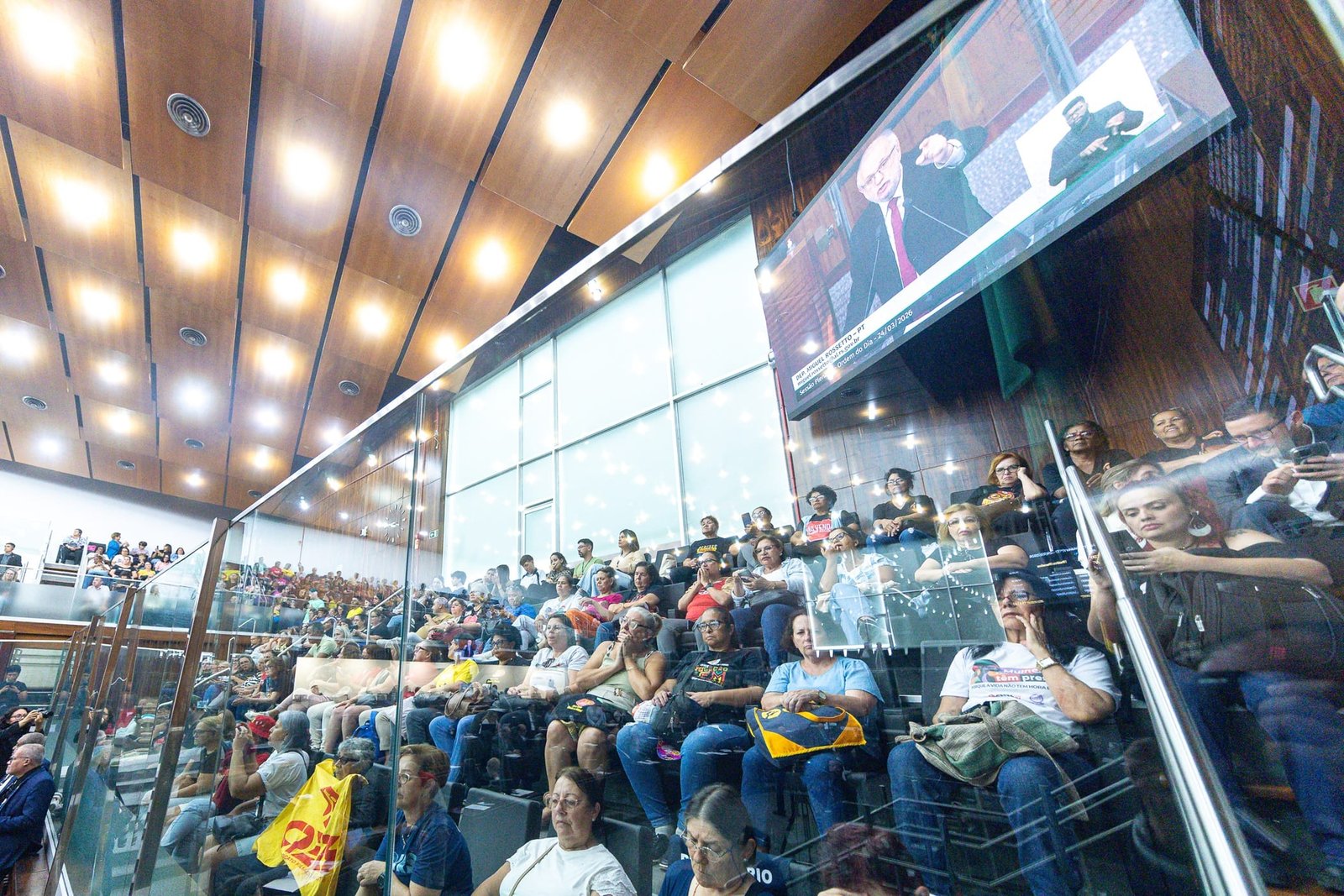 Assembleia aprova reajuste do piso salarial dos professores