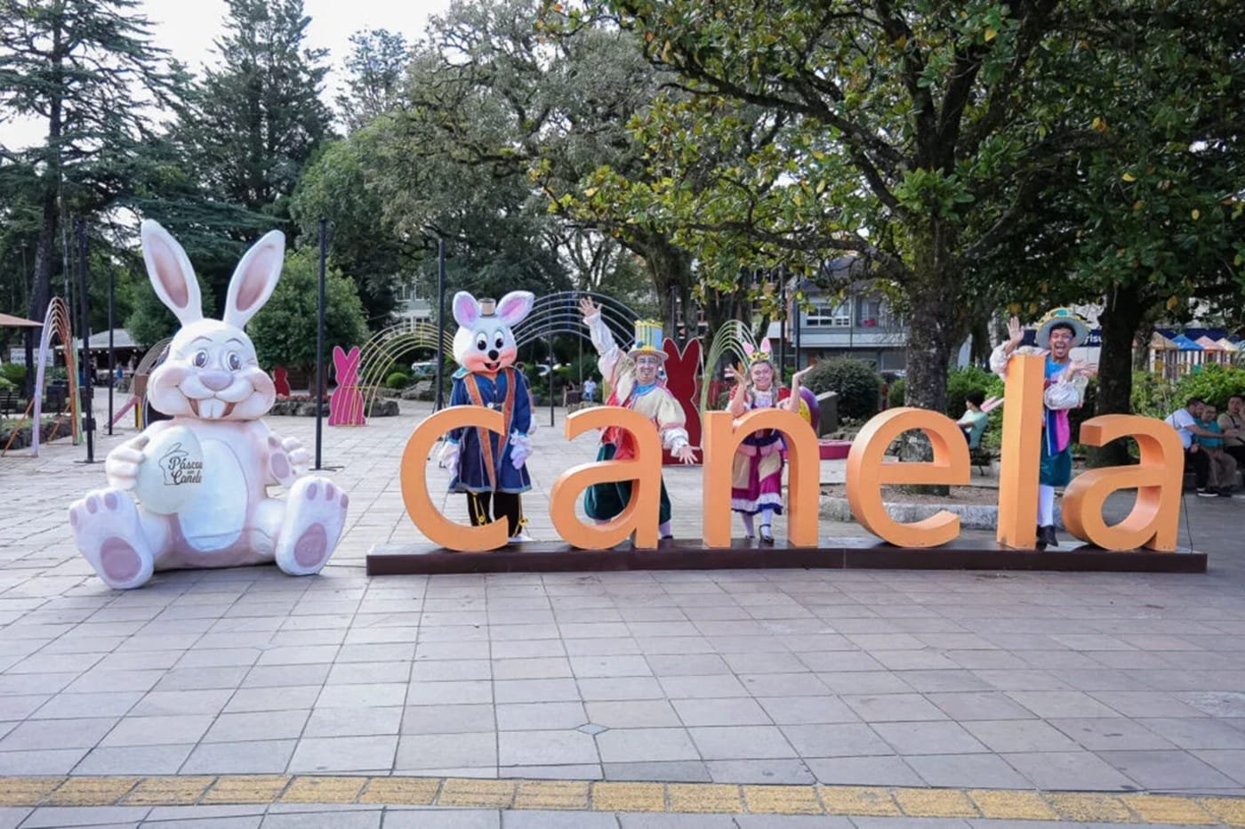 Páscoa em Canela começa oficialmente com desfile temático