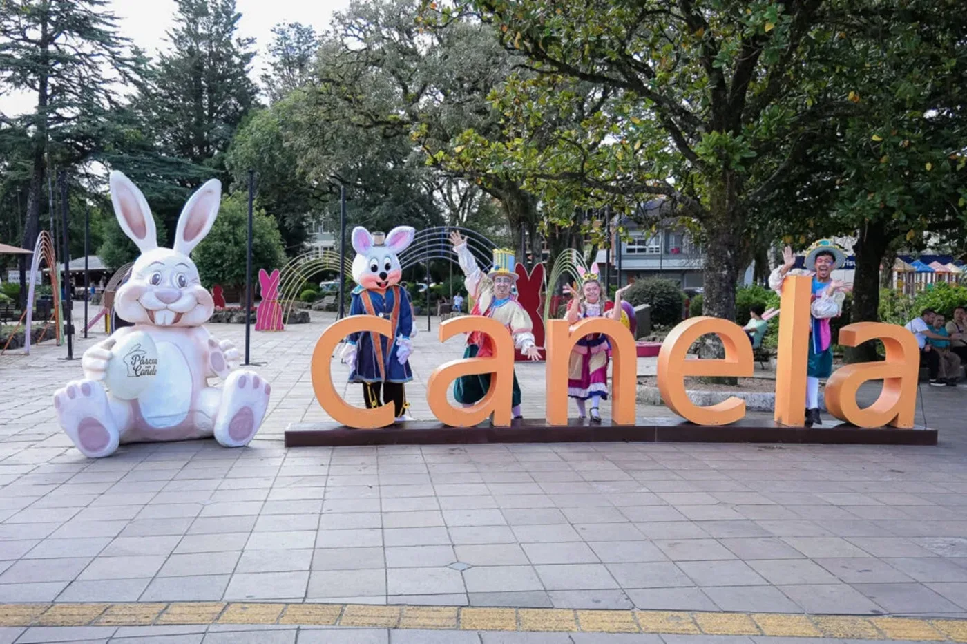 Páscoa em Canela começa oficialmente com desfile temático