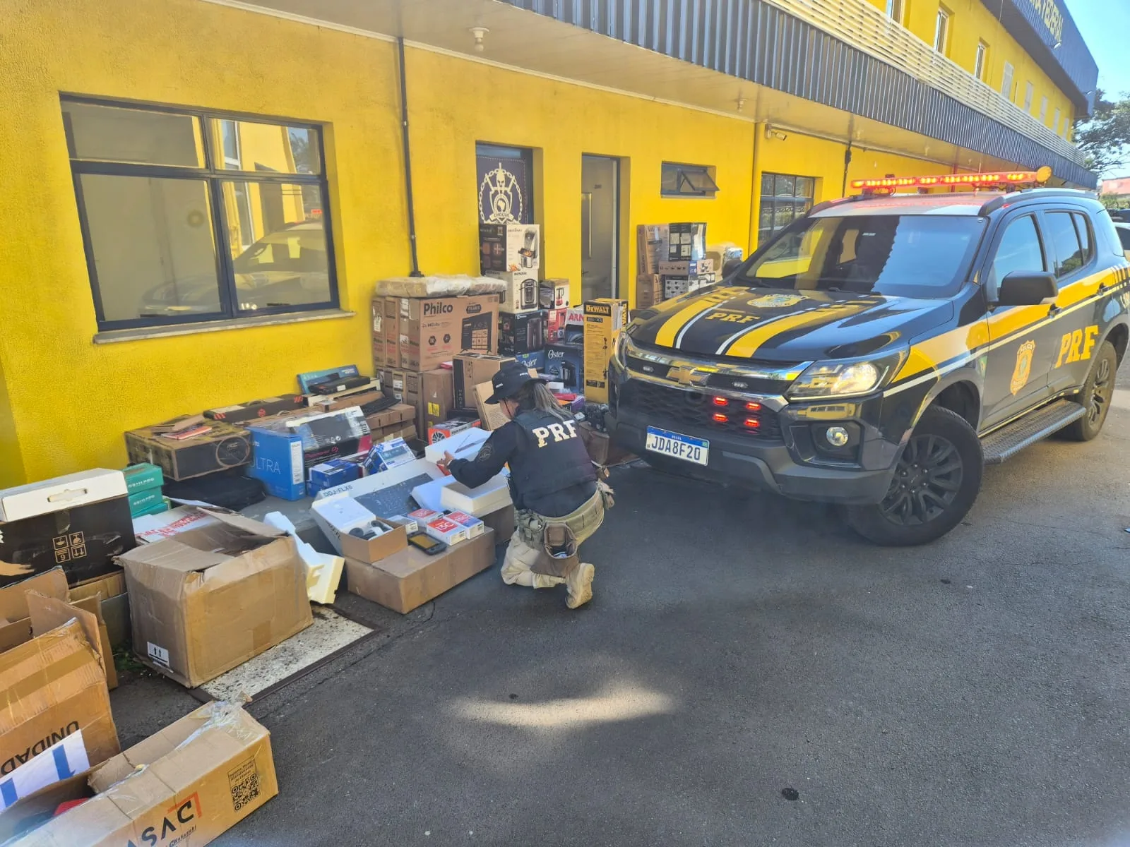Homem é preso com carga desviada de centro de distribuição dos Correios 1 Homem é preso com carga desviada de centro de distribuição dos Correios
