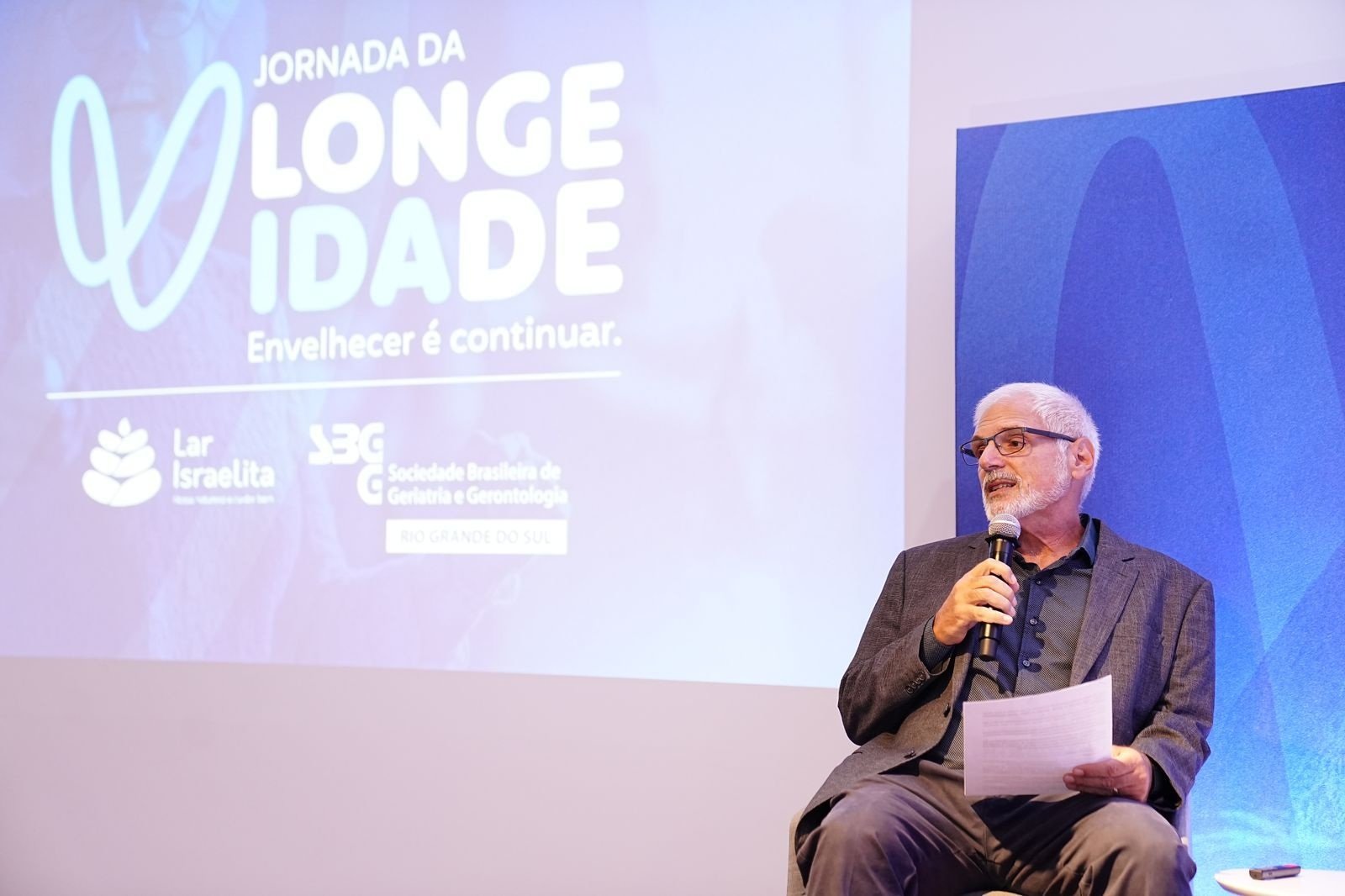 RS lidera proporção de idosos no Brasil e debate sobre longevidade ganha espaço em Porto Alegre