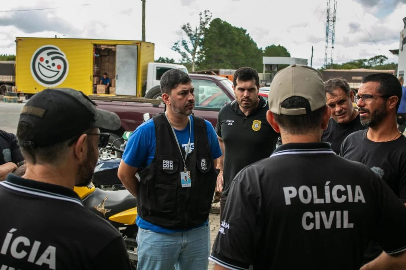 Procon e Polícia Civil fiscalizam postos de combustíveis em Pelotas 2 Procon e Polícia Civil fiscalizam postos de combustíveis em Pelotas
