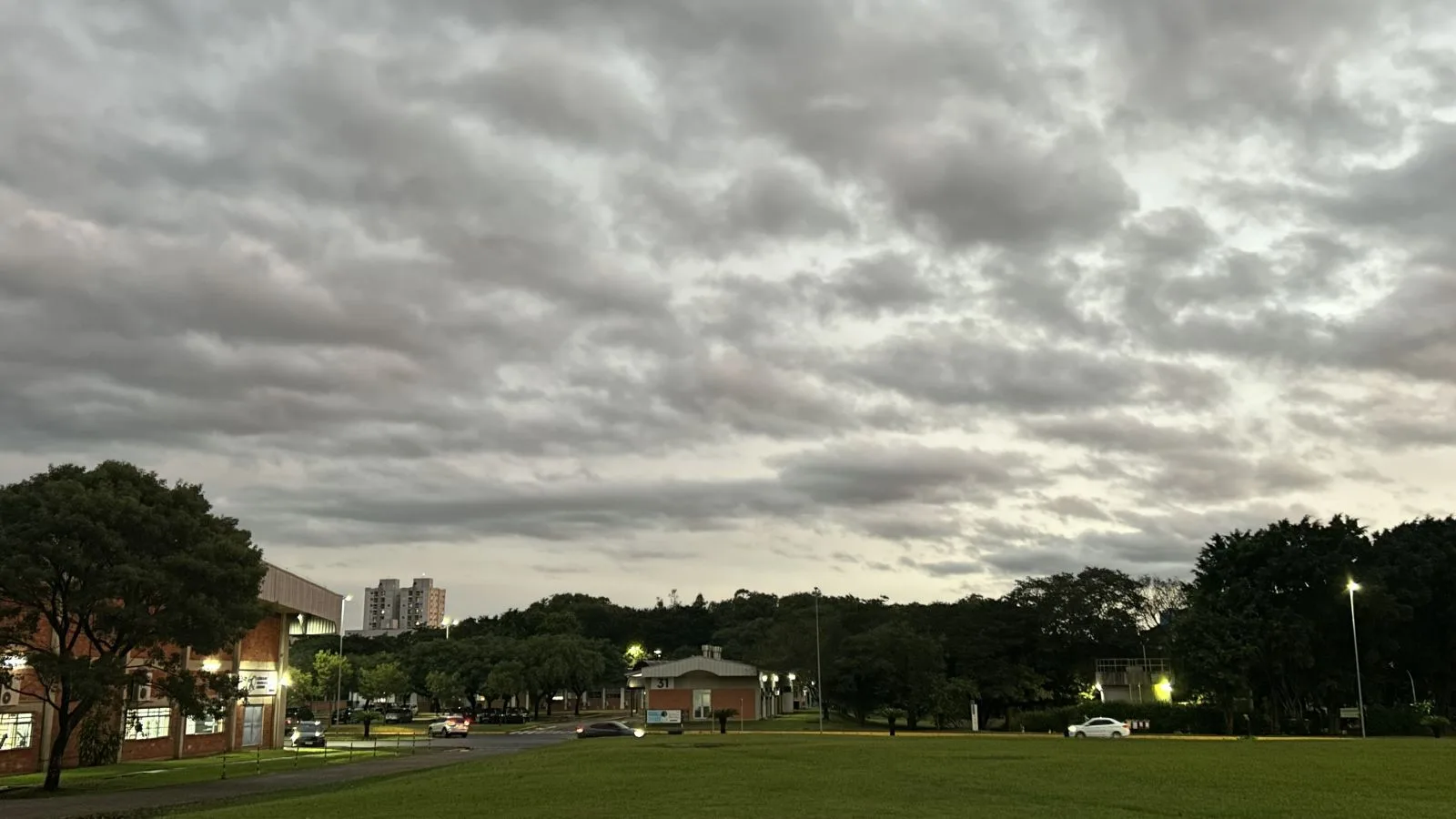 Tempo segue úmido e instável no RS 2 Tempo segue úmido e instável no RS