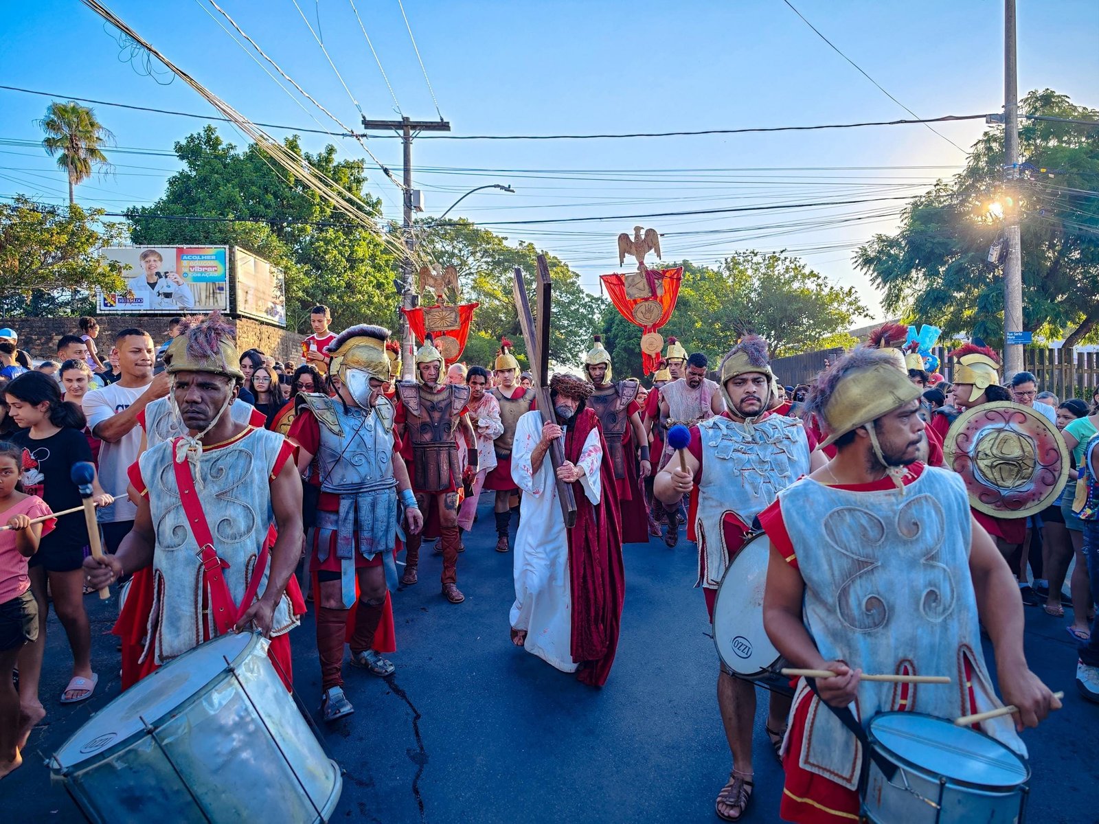 Porto Alegre: Encenação da Paixão de Cristo ocorre no Morro da Cruz