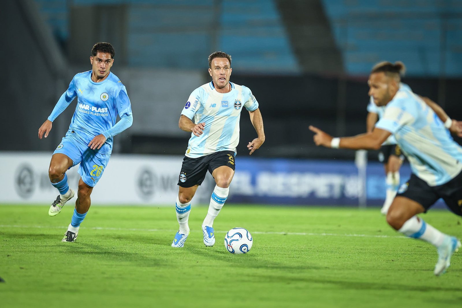 Grêmio perde na estreia da Sul-Americana e Castro diz que a equipe regrediu