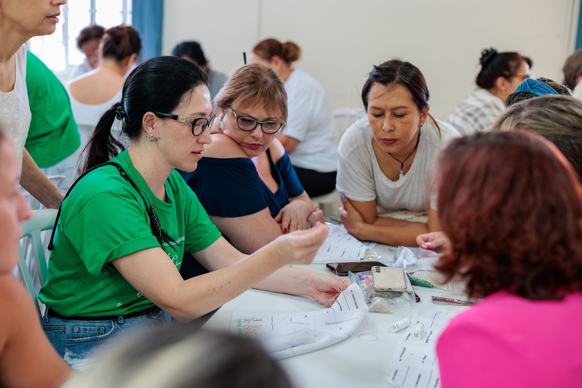 Projeto oferece oficinas gratuitas de bordado para mulheres em Capão da Canoa