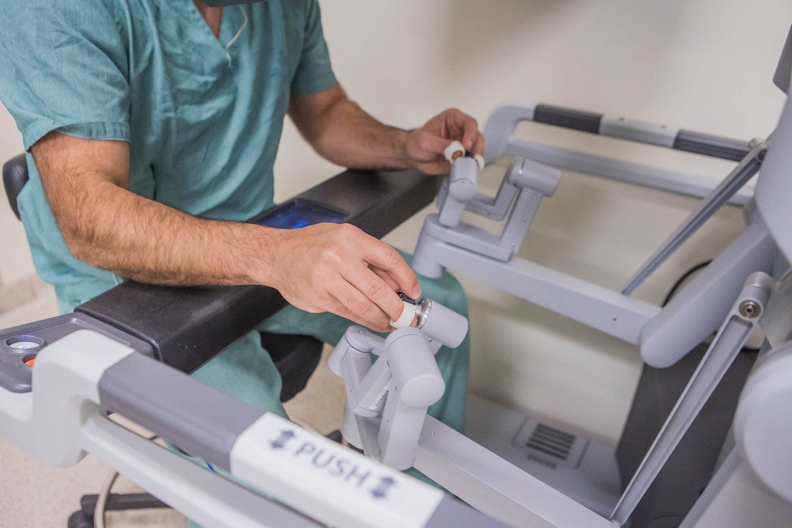 Santa Casa realiza, pela primeira vez, reconstrução de bexiga pediátrica com tecnologia robótica