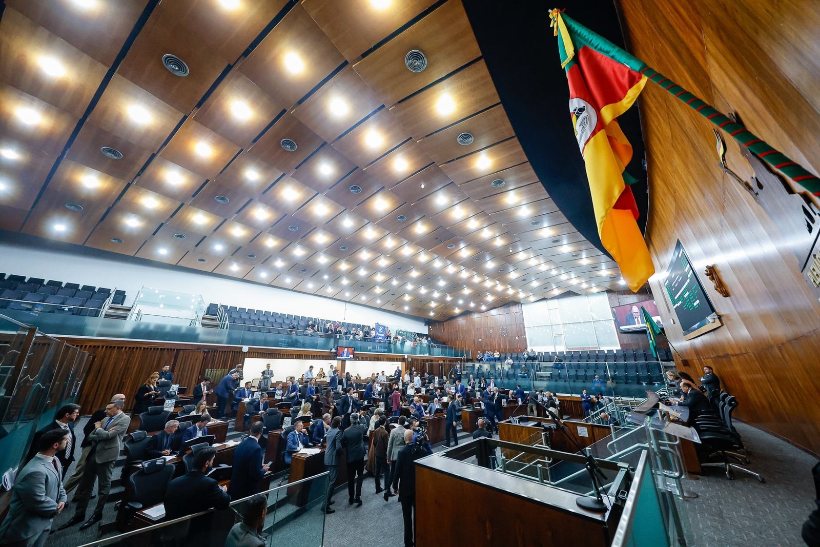 Assembleia do RS aprova Projeto de Lei que cria auxílio de um salário mínimo para órfãos do feminicídio