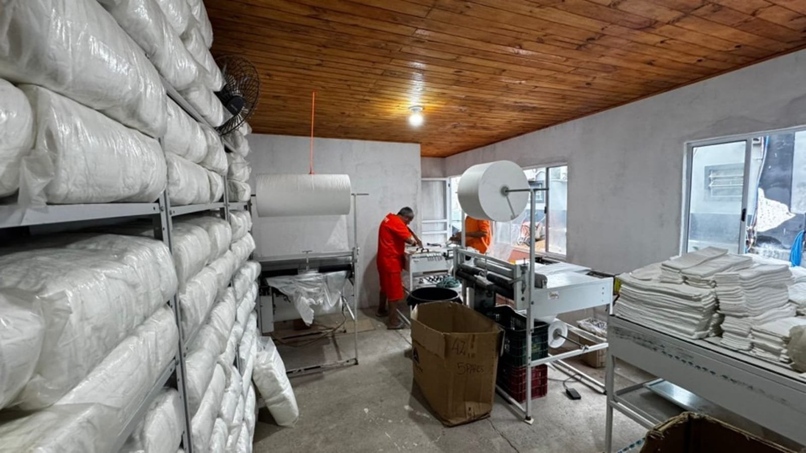Em um mês de produção, fábrica instalada em presídio de Jaguarão entrega quase 5 mil fraldas e absorventes