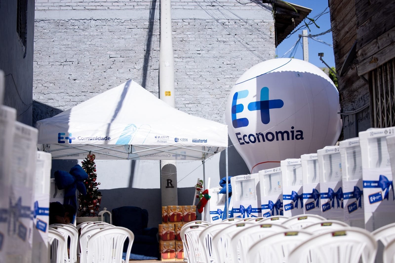CEEE Equatorial realiza mais um mutirão de serviços e sorteio de geladeiras em Porto Alegre