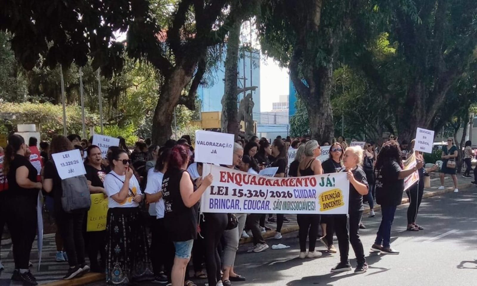 Professores da rede municipal de Canoas mantêm greve
