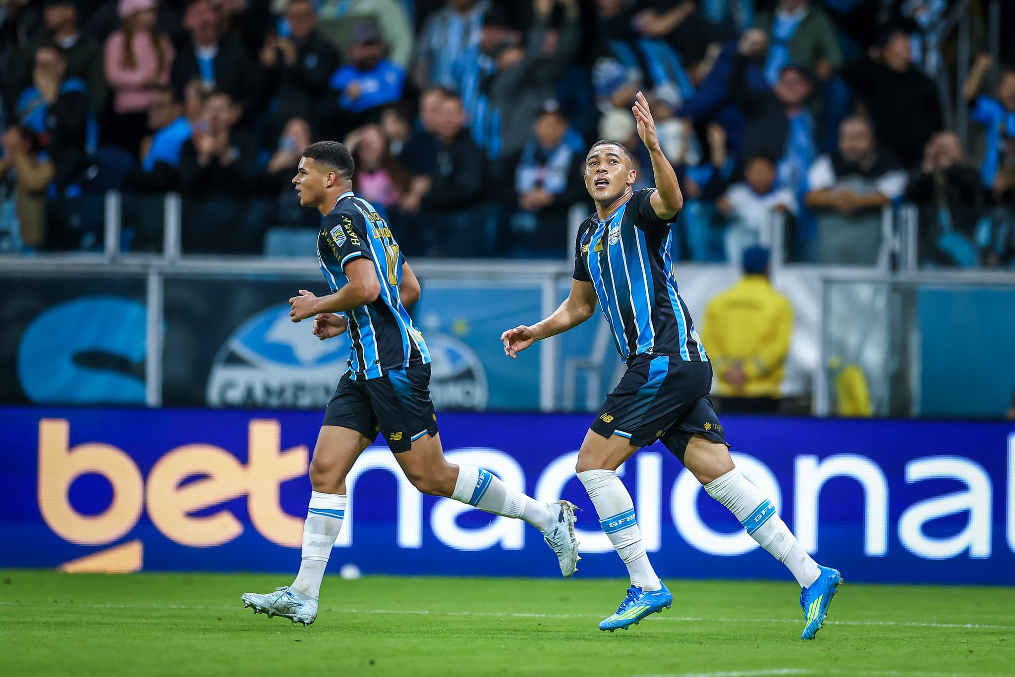 Após Grêmio bater o Santos de virada, Luís Castro destaca o trabalho coletivo